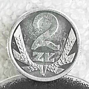 Circulated 1990 Polish 2 Zlote Rzeczpospolita Ludoa Coin Made of Aluminum!!